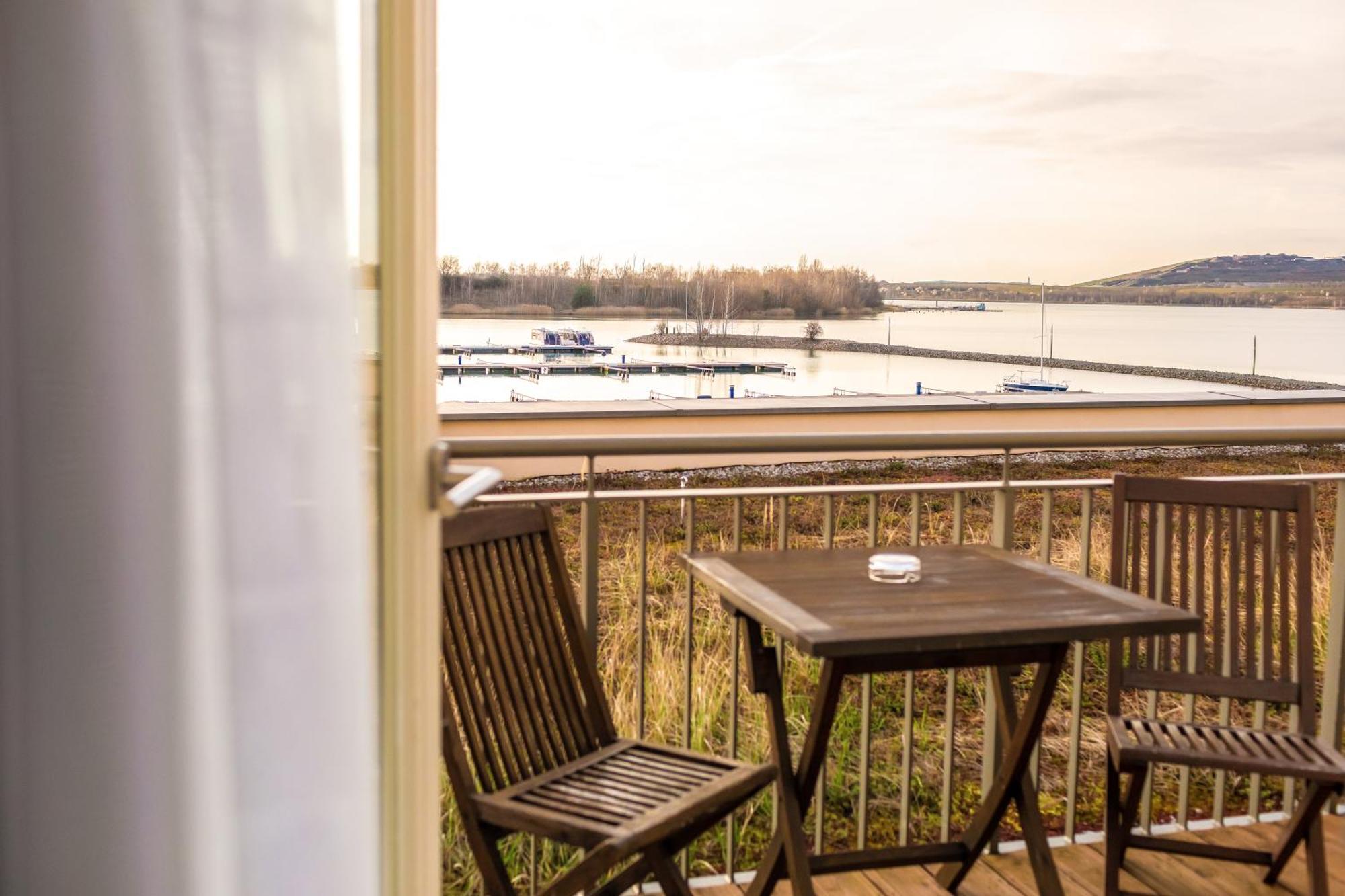 Lagovida Das Ferienresort Am Stoermthaler See Гросспёзна Экстерьер фото