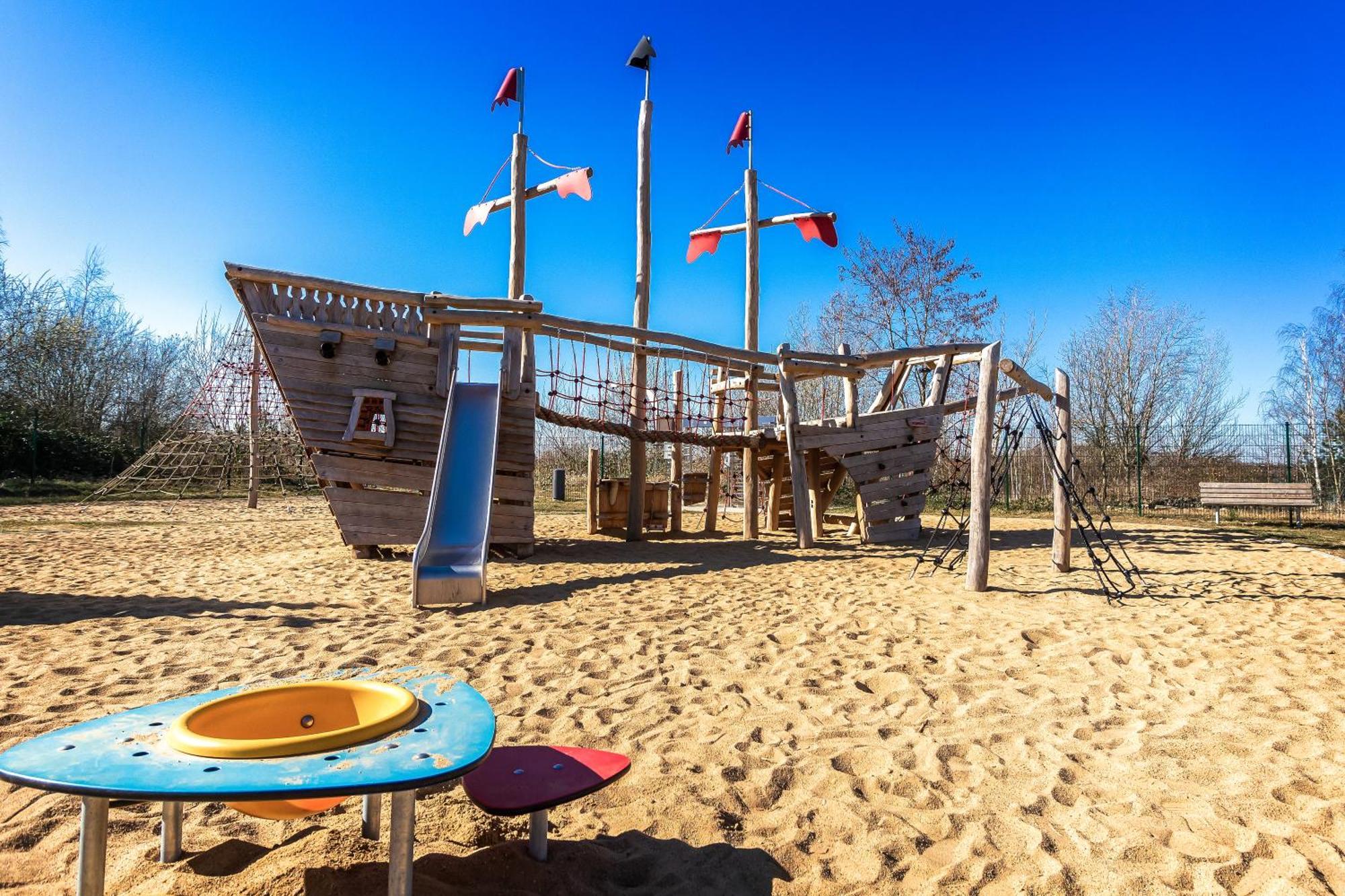 Lagovida Das Ferienresort Am Stoermthaler See Гросспёзна Экстерьер фото